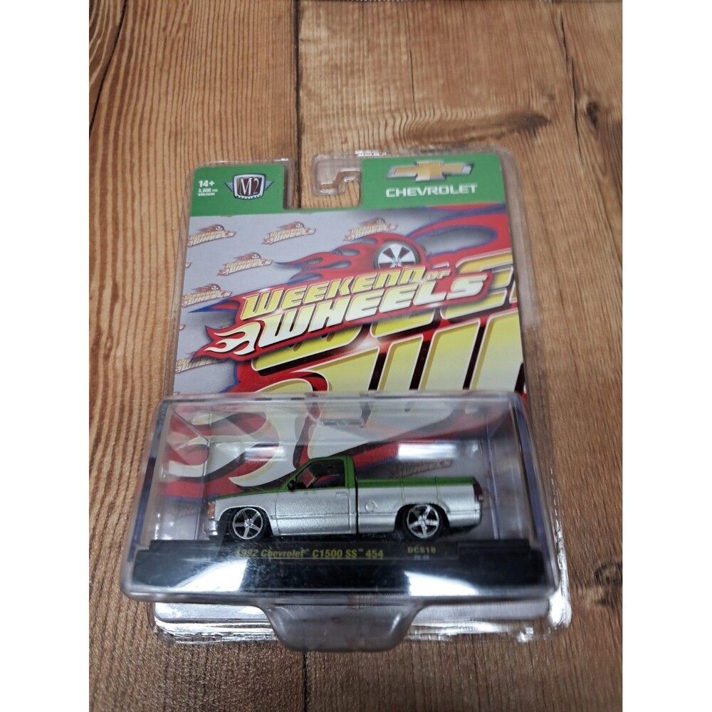 M2 Machines 1992 Chevrolet C1500 SS454 Weekend of Wheels 1:64